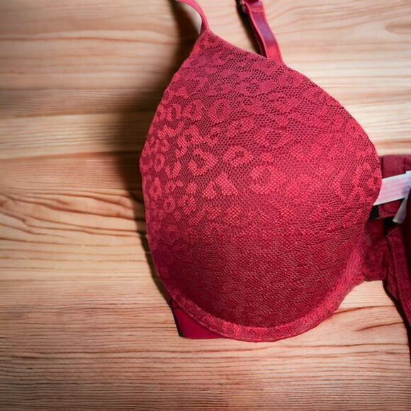 Victoria's Secret Wear Everywhere Push-up Red Lace Bra Size 32D - Picture 3 of 4